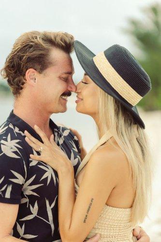 mobile - carousel-hero-element image-16