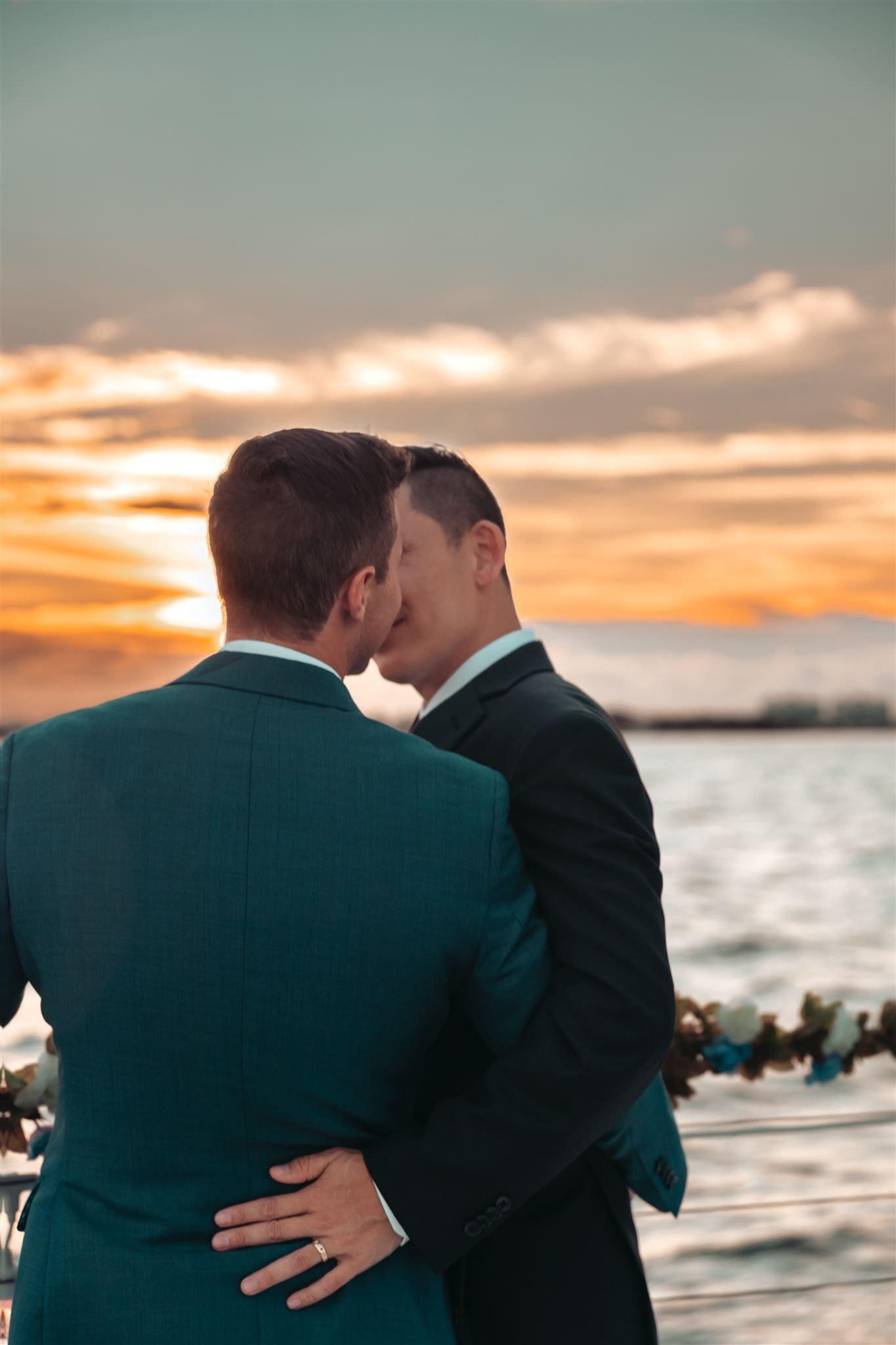 carousel-hero-element image-7