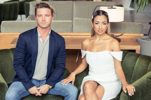 mobile - carousel-hero-element image-0